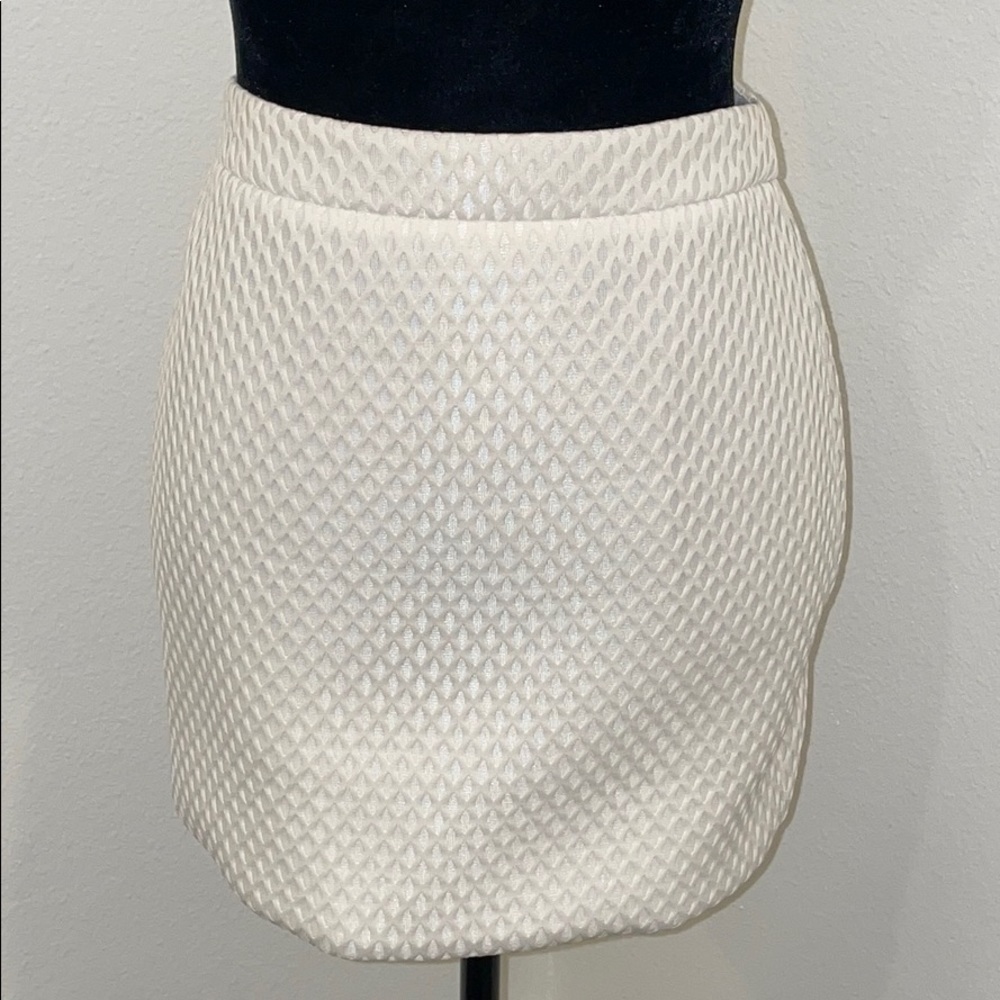 Express Off White Honeycomb Mesh Skirt